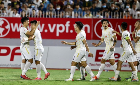 Kết quả vòng 11 V.League 2022: Tuấn Hải tỏa sáng, CLB Hà Nội đá bại Topenland Bình Định - Ảnh 3.