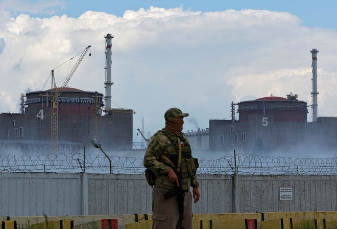 Nhà máy điện hạt nhân lớn nhất châu Âu trúng pháo kích - Ảnh 1.
