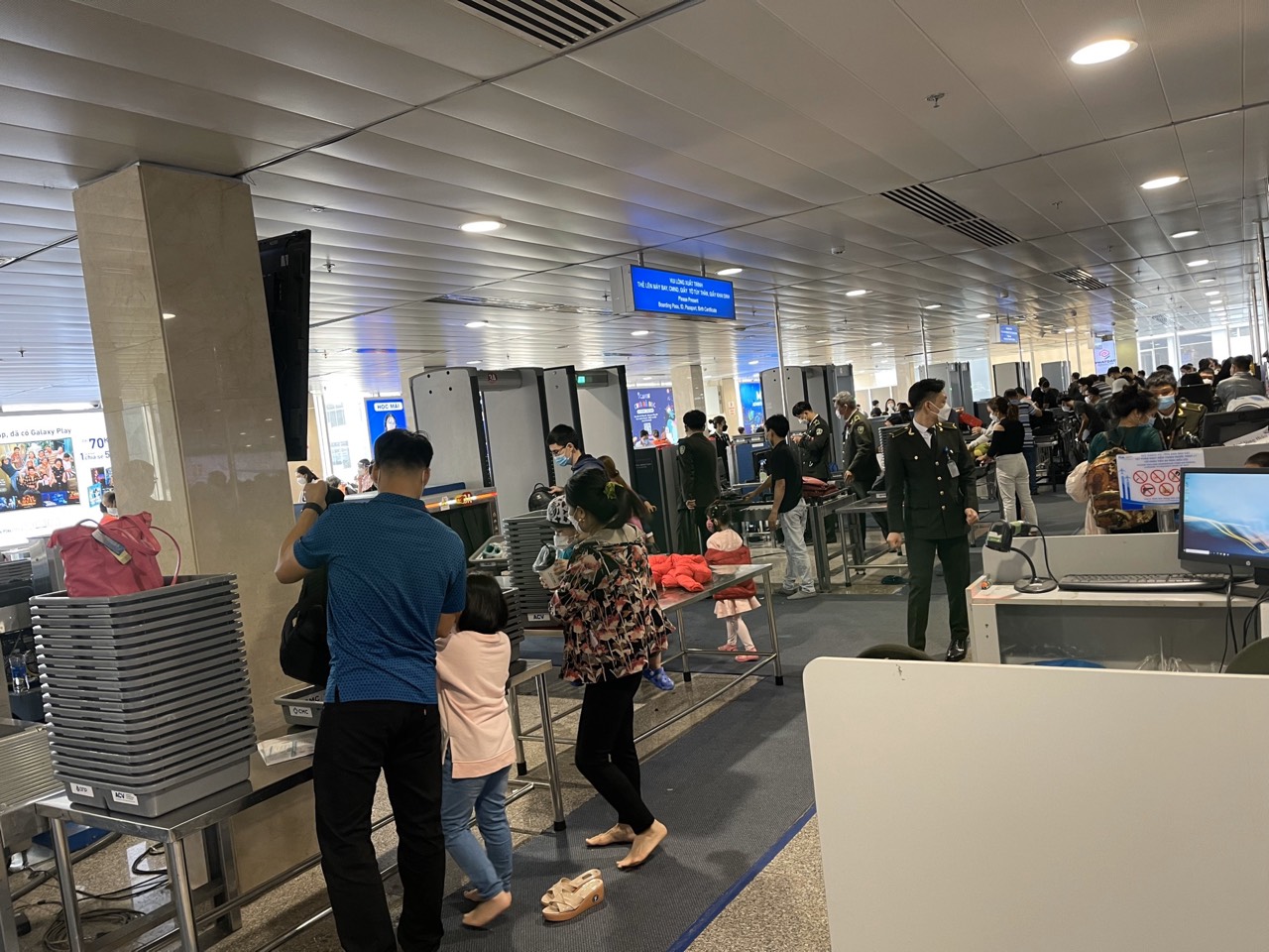 Khách giấu ma túy tại sân bay Tân Sơn Nhất, cảnh báo gia tăng nguy cơ mất an toàn hàng không dịp cuối năm - Ảnh 3.