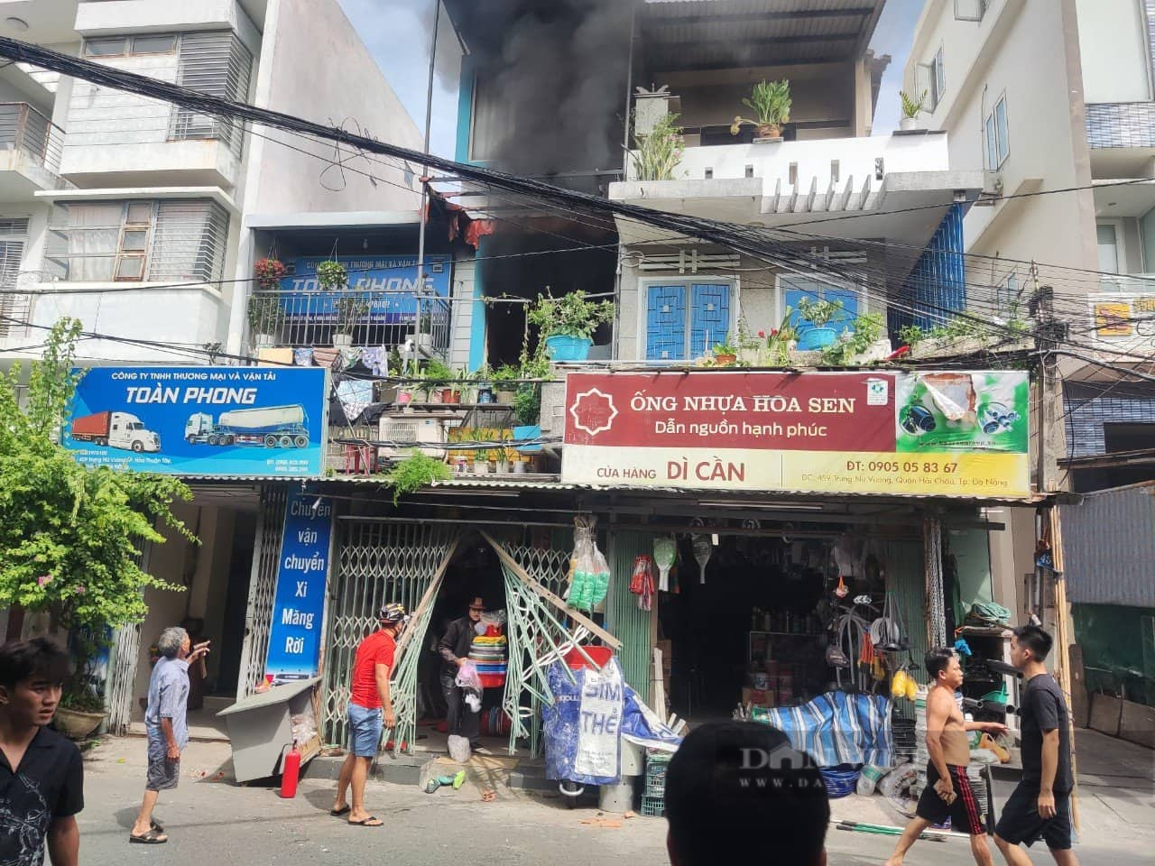 Ngôi nhà ở Đà Nẵng bốc cháy dữ dội khiến 3 người chết - Ảnh 2.