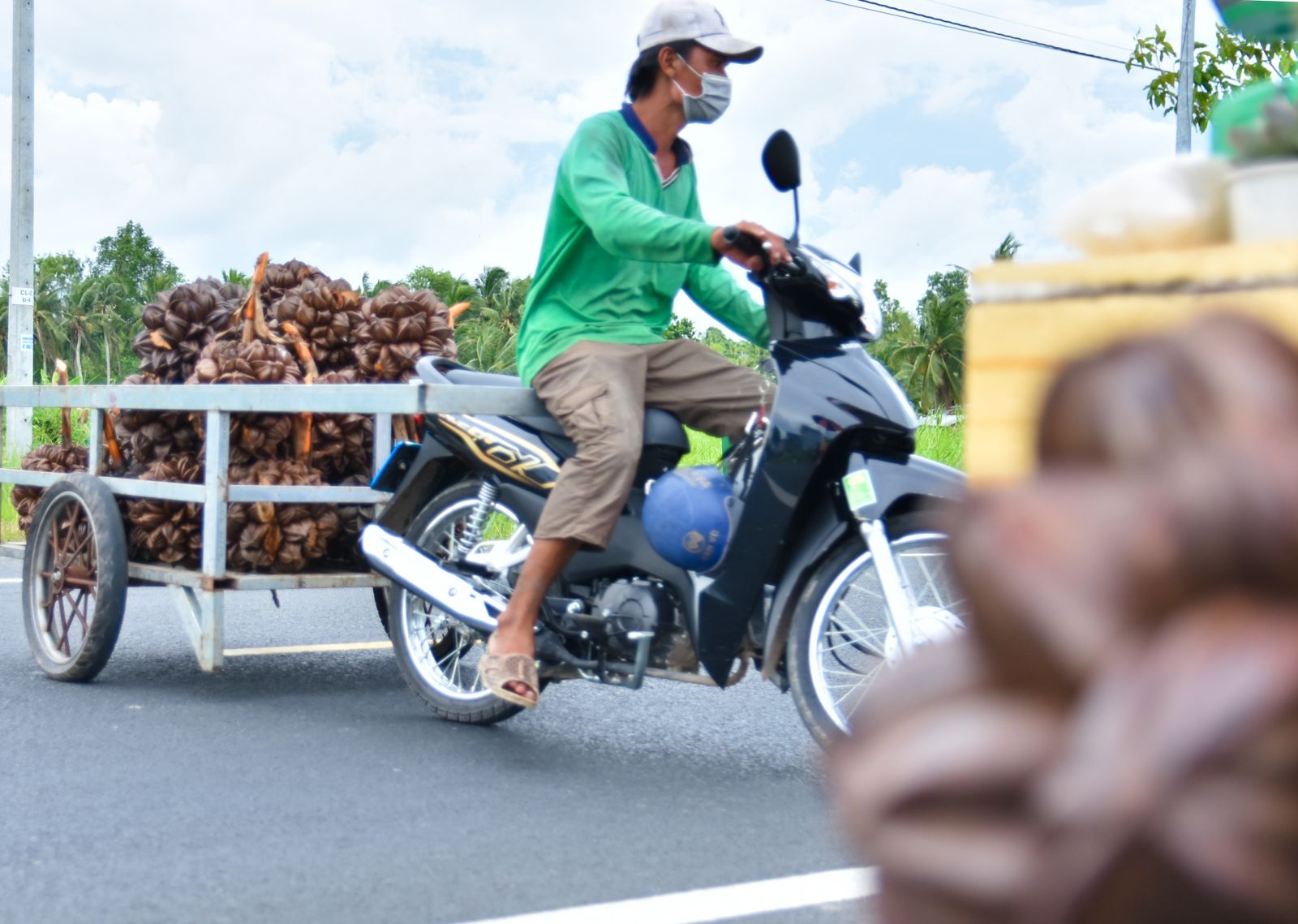 Dân Miệt Thứ sống khỏe với nghề bán trái dừa nước - Ảnh 5.