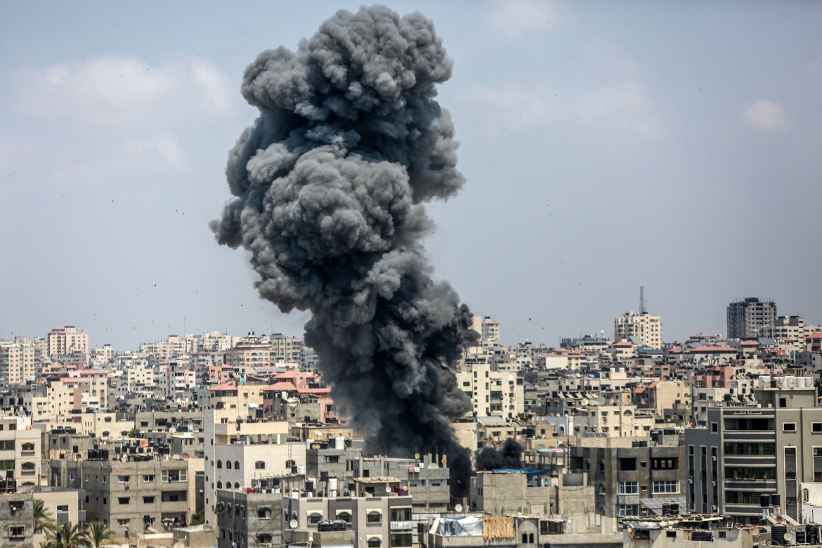 Chiến sự Dải Gaza: Hứng gần 600 tên lửa phóng từ Gaza, Israel đồng ý đề xuất ngừng bắn - Ảnh 1.