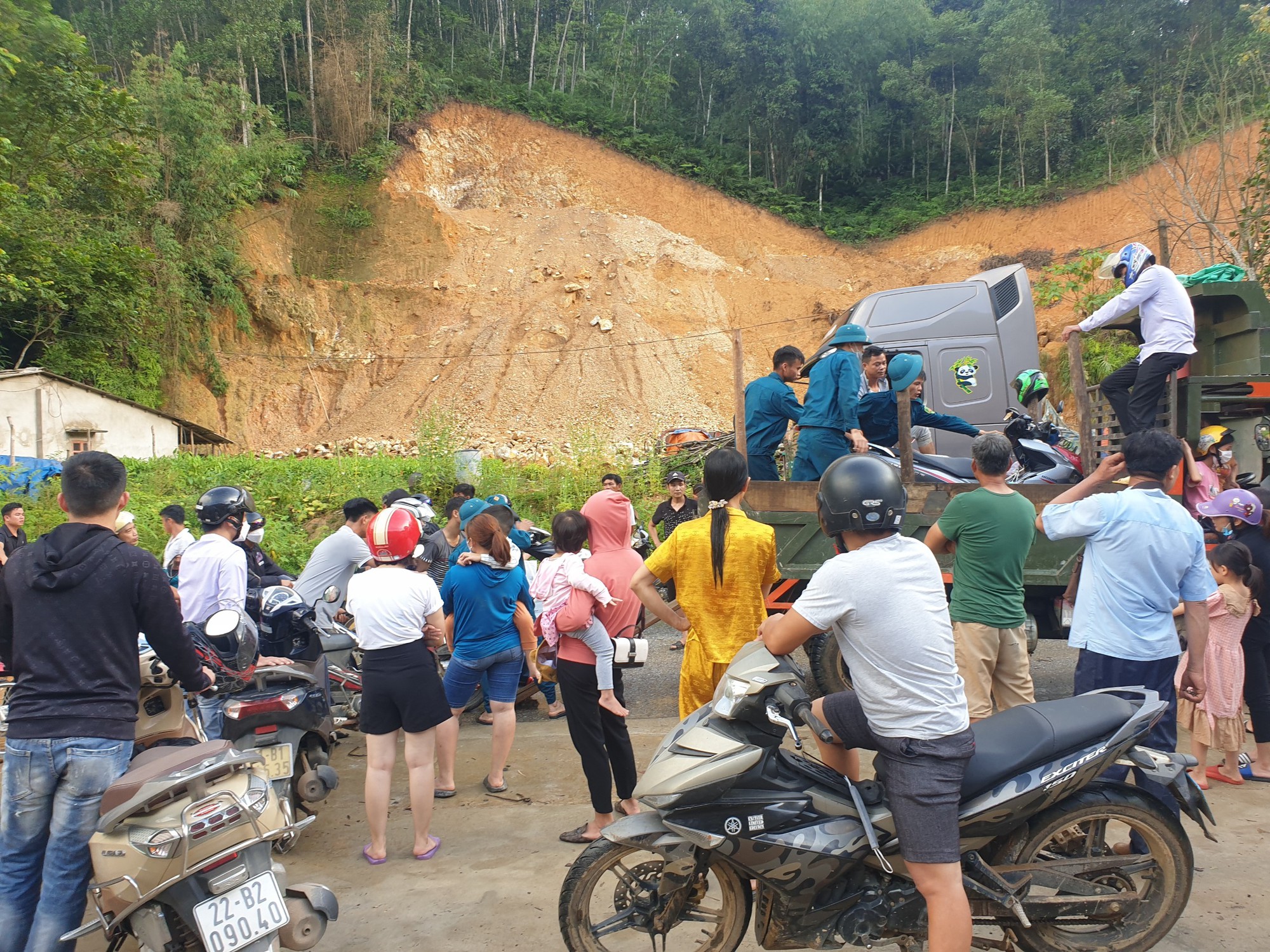 Yên Bái: Mưa lớn gây ngập úng, Quốc lộ 37 bị ách tắc cục bộ - Ảnh 4.