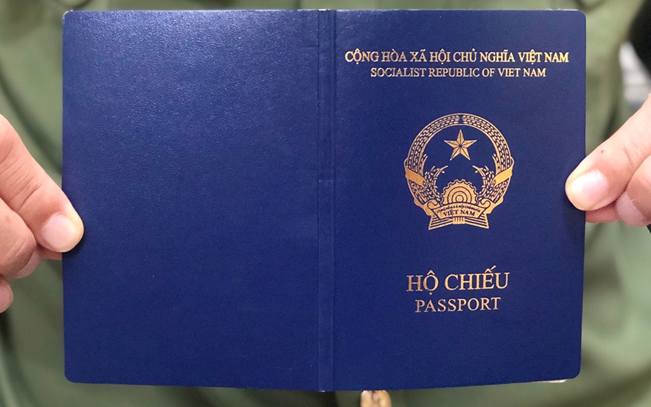 Bộ Công an: Sẽ bị chú "nơi sinh" vào hộ chiếu mới khi có đề nghị