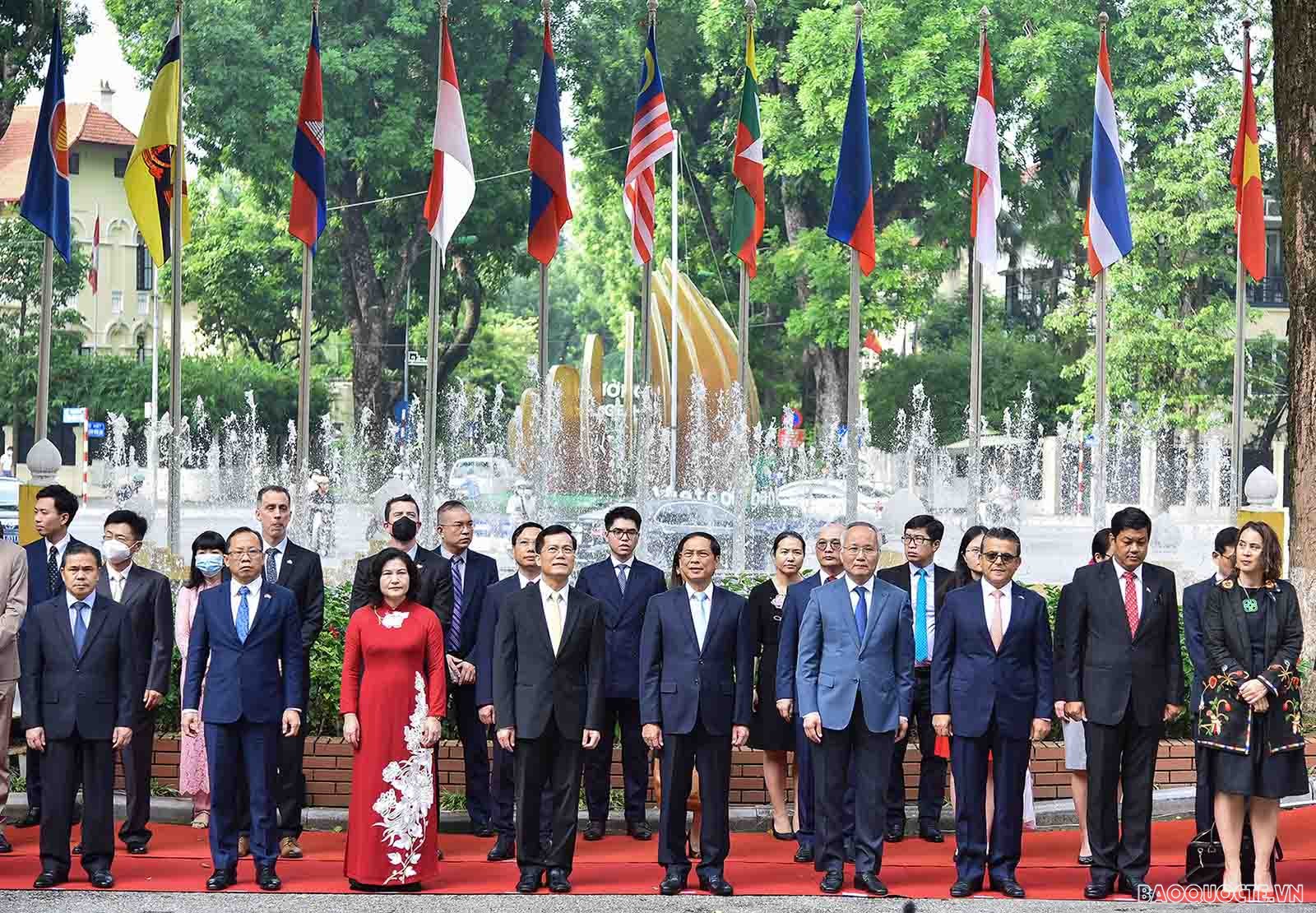ASEAN - 55 năm đoàn kết, tự cường và thích ứng - Ảnh 4.