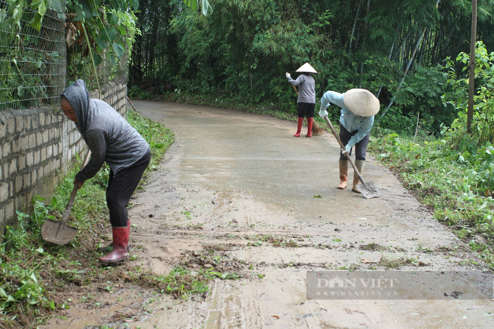 Thái Nguyên: 1000 người dân đồng loạt ra quân làm sạch đường làng ngõ xóm - Ảnh 3.