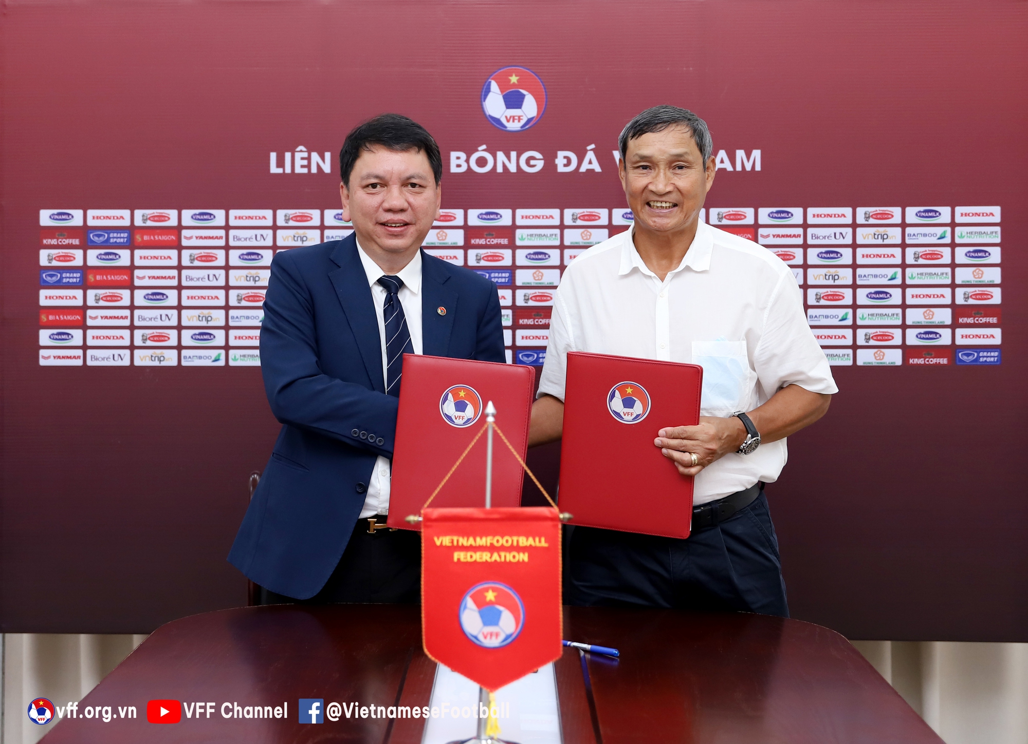 HLV Mai Đức Chung gia hạn hợp đồng, dẫn dắt tuyển nữ Việt Nam ở World Cup - Ảnh 1.
