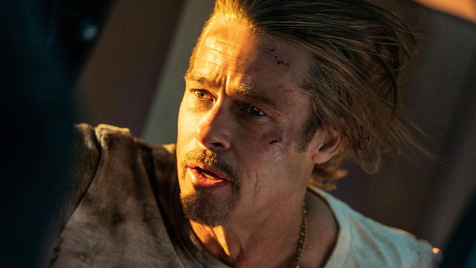 Brad Pitt: &quot;Tắc kè hoa&quot; ở tuổi 58 - Ảnh 2.