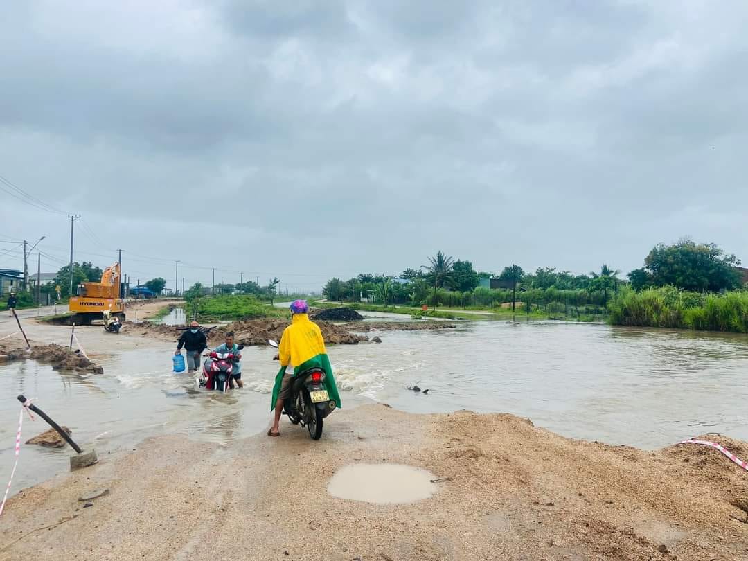 Gia Lai: Nhiều nhà cửa, hoa màu thiệt hại do mưa lớn - Ảnh 1.