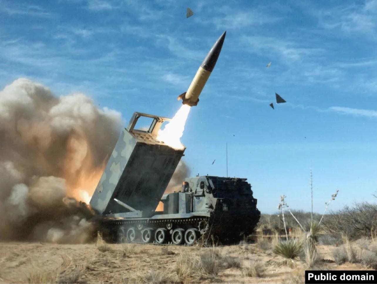 Nóng chiến sự: Tên lửa hành trình Nga phá tan kho đạn dành cho tên lửa HIMARS của Mỹ ở Ukraine - Ảnh 1.