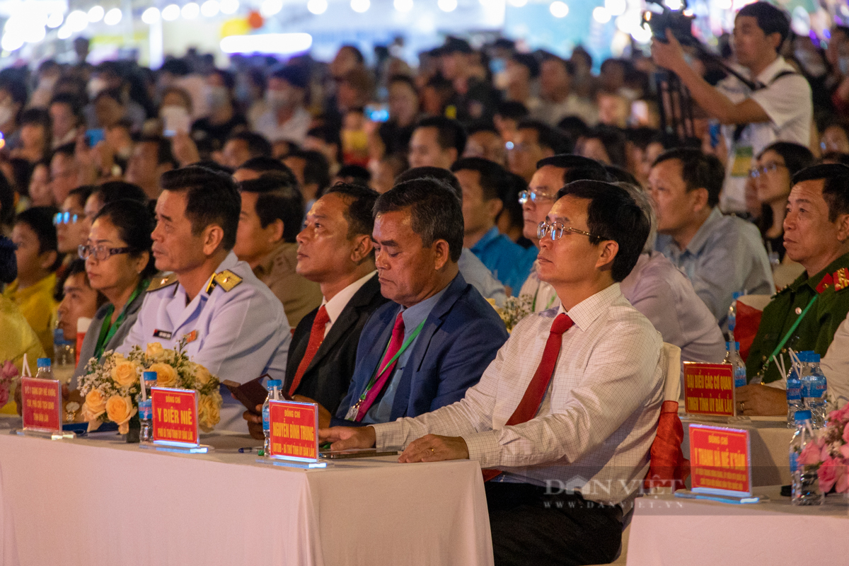 Hơn 20.000 người tham dự khai mạc lễ hội sầu riêng Krông Pắc - Ảnh 1.