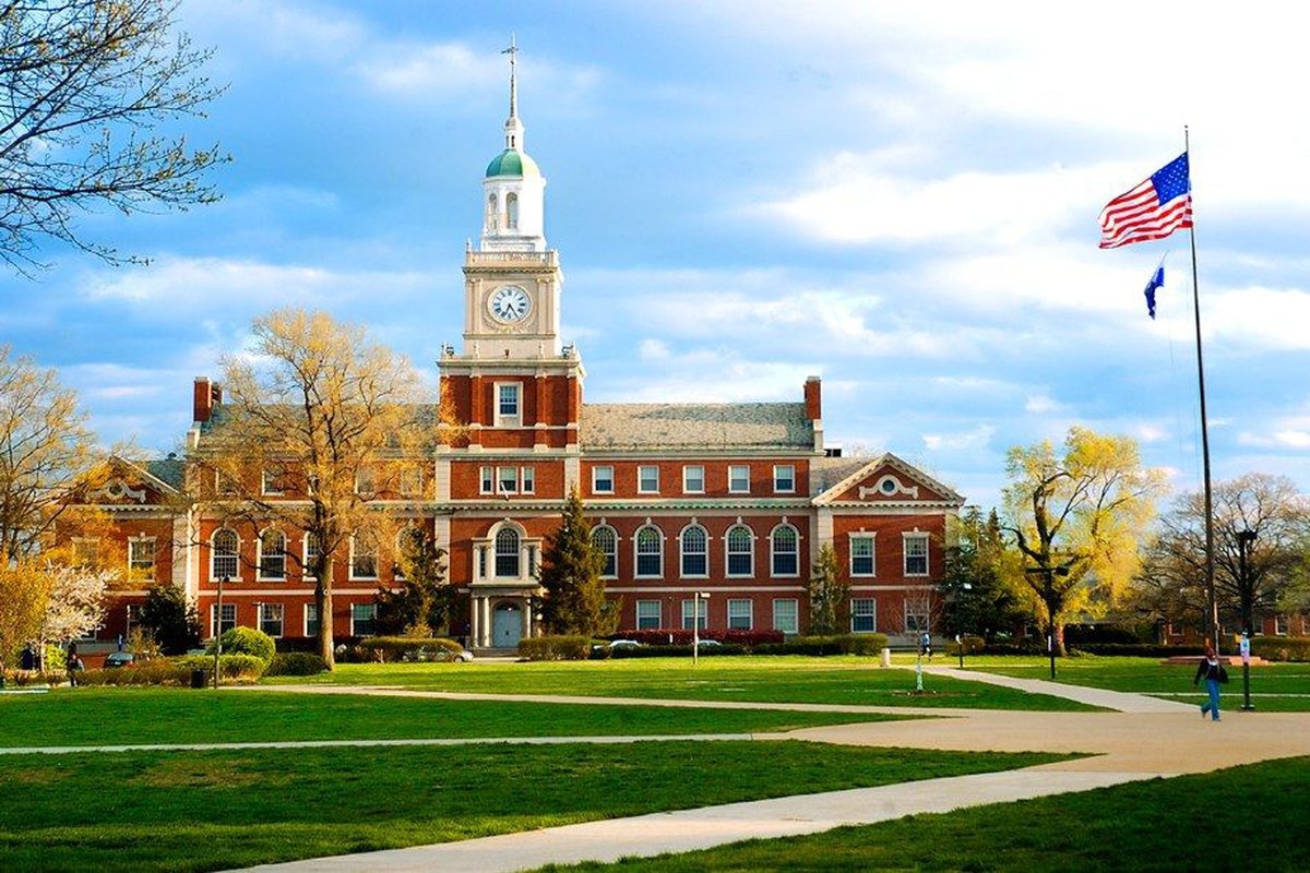 Harvard bất ngờ văng khỏi top 10 trường tốt nhất ở Mỹ - Ảnh 1.