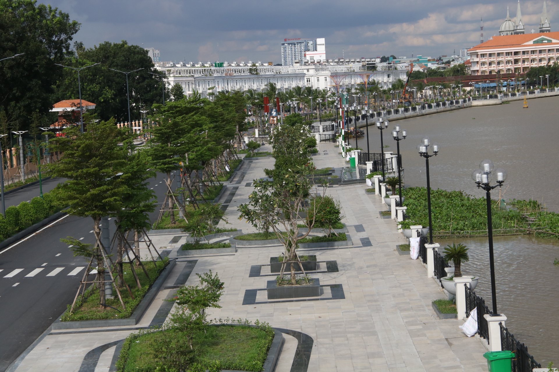 Bình Dương chuẩn bị ra mắt phố đi bộ ven sông Sài Gòn - Ảnh 2.