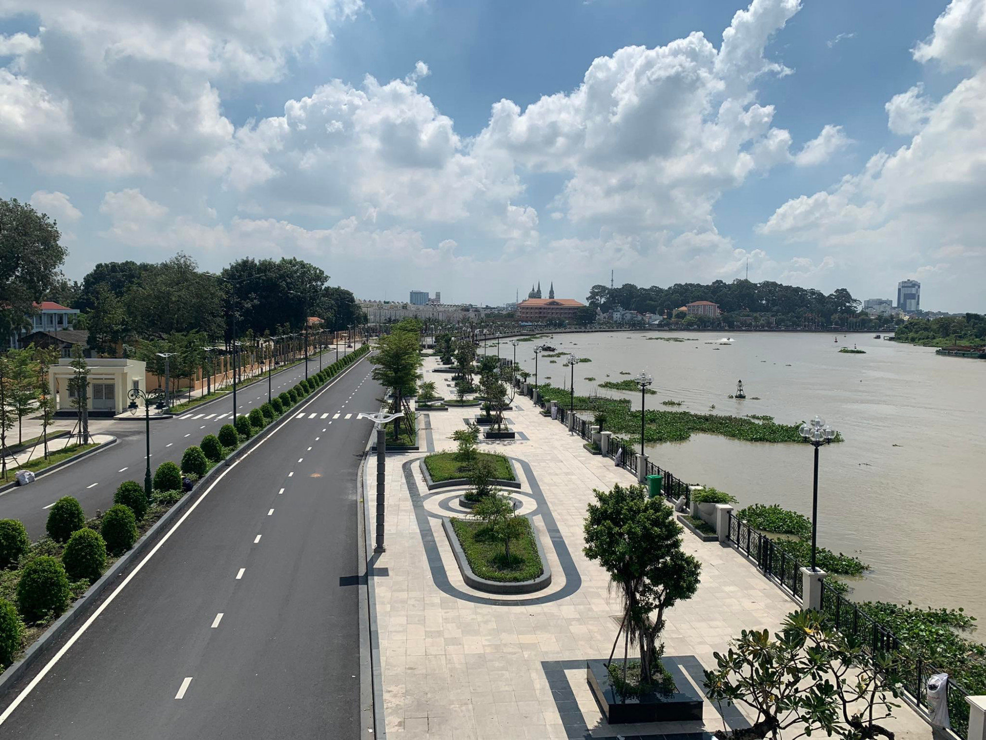 Bình Dương chuẩn bị ra mắt phố đi bộ ven sông Sài Gòn - Ảnh 1.