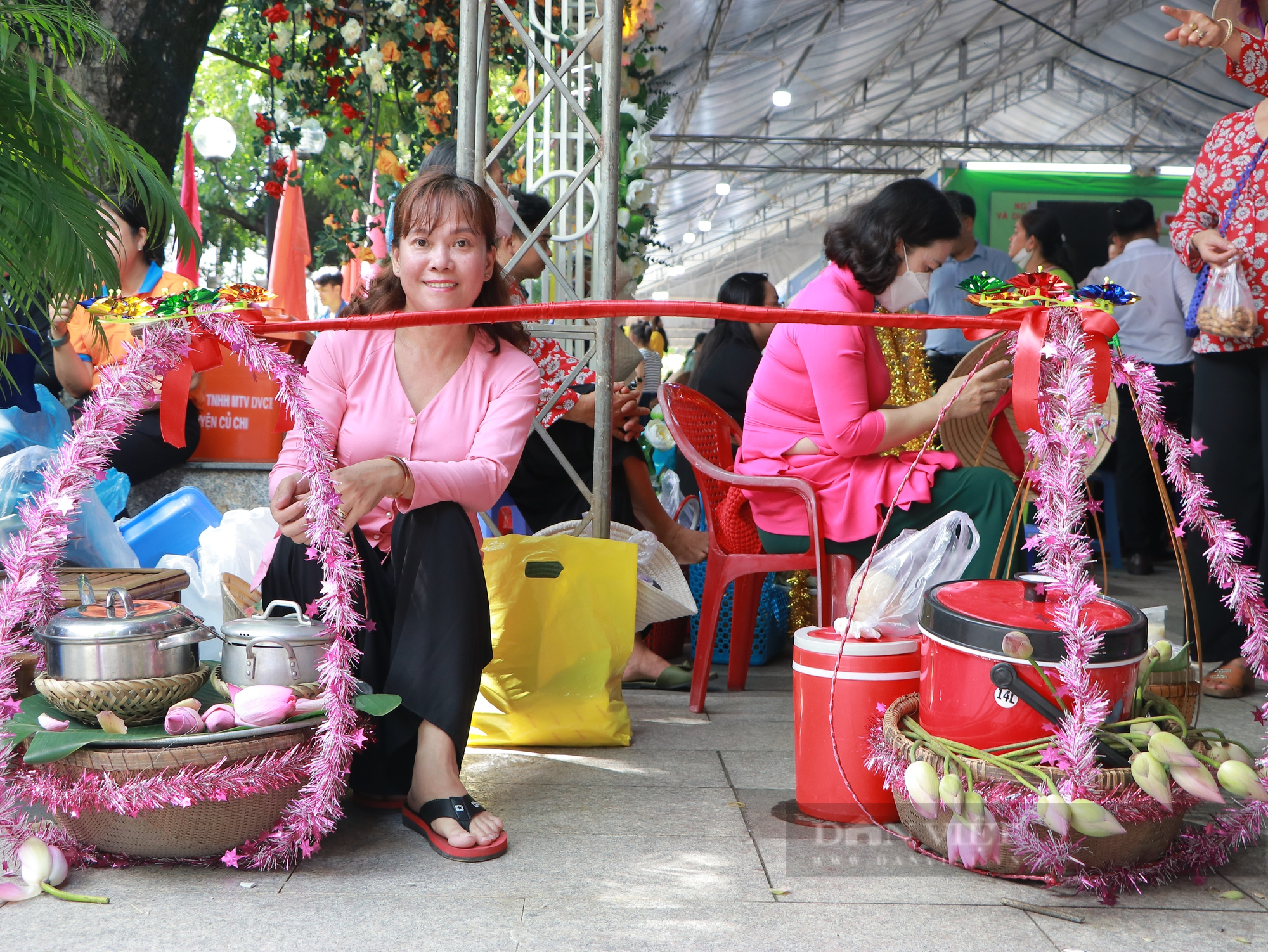 Củ Chi rộn ràng ngày hội “Hương sắc vùng đất thép” - Ảnh 2.