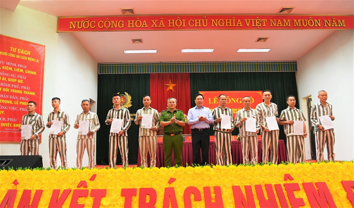 Phó Thủ tướng Phạm Bình Minh: Đặc xá là bước khởi đầu cho con đường hướng thiện - Ảnh 3.