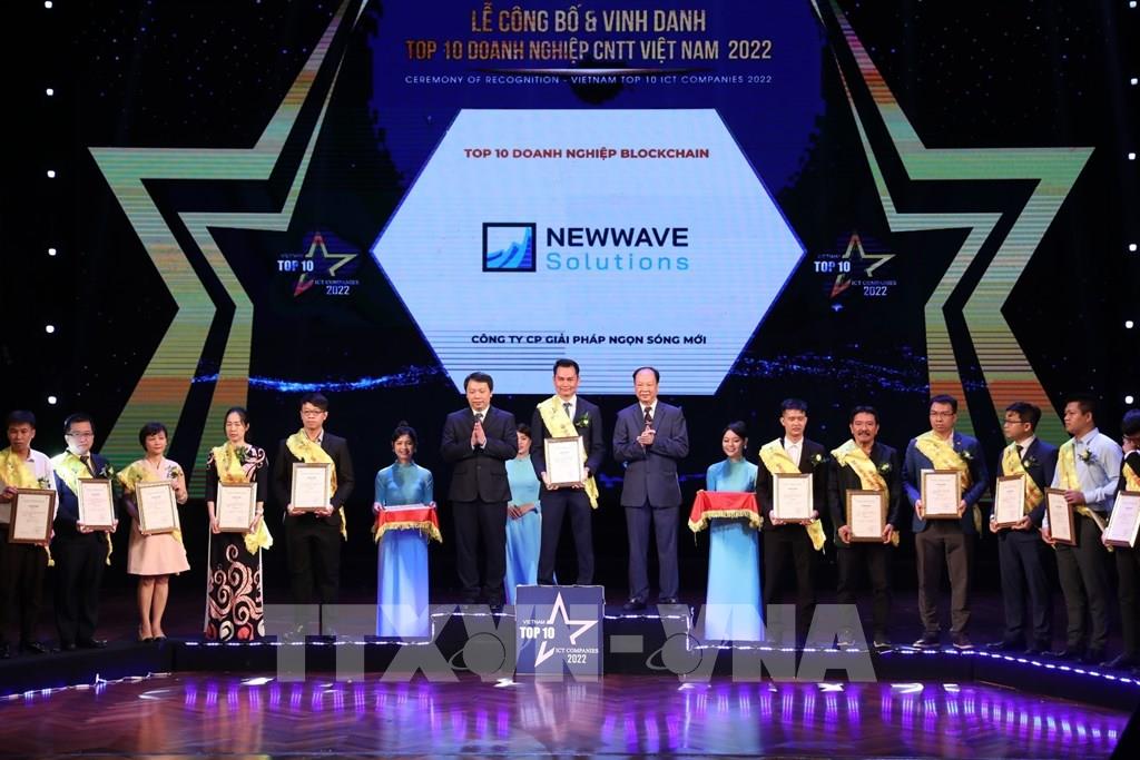 Vinh danh TOP 10 Doanh nghiệp công nghệ thông tin Việt Nam 2022 - Ảnh 2.