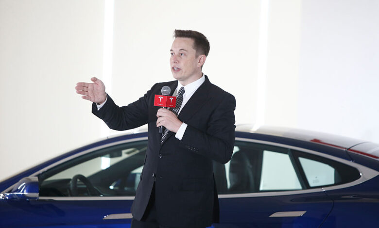 Giám đốc điều hành Elon Musk trước đây đã nói rằng, Tesla có thể phải tham gia trực tiếp vào ngành công nghiệp khai thác và tinh chế với quy mô lớn khi giá lithium tăng. Ảnh: @AFP.