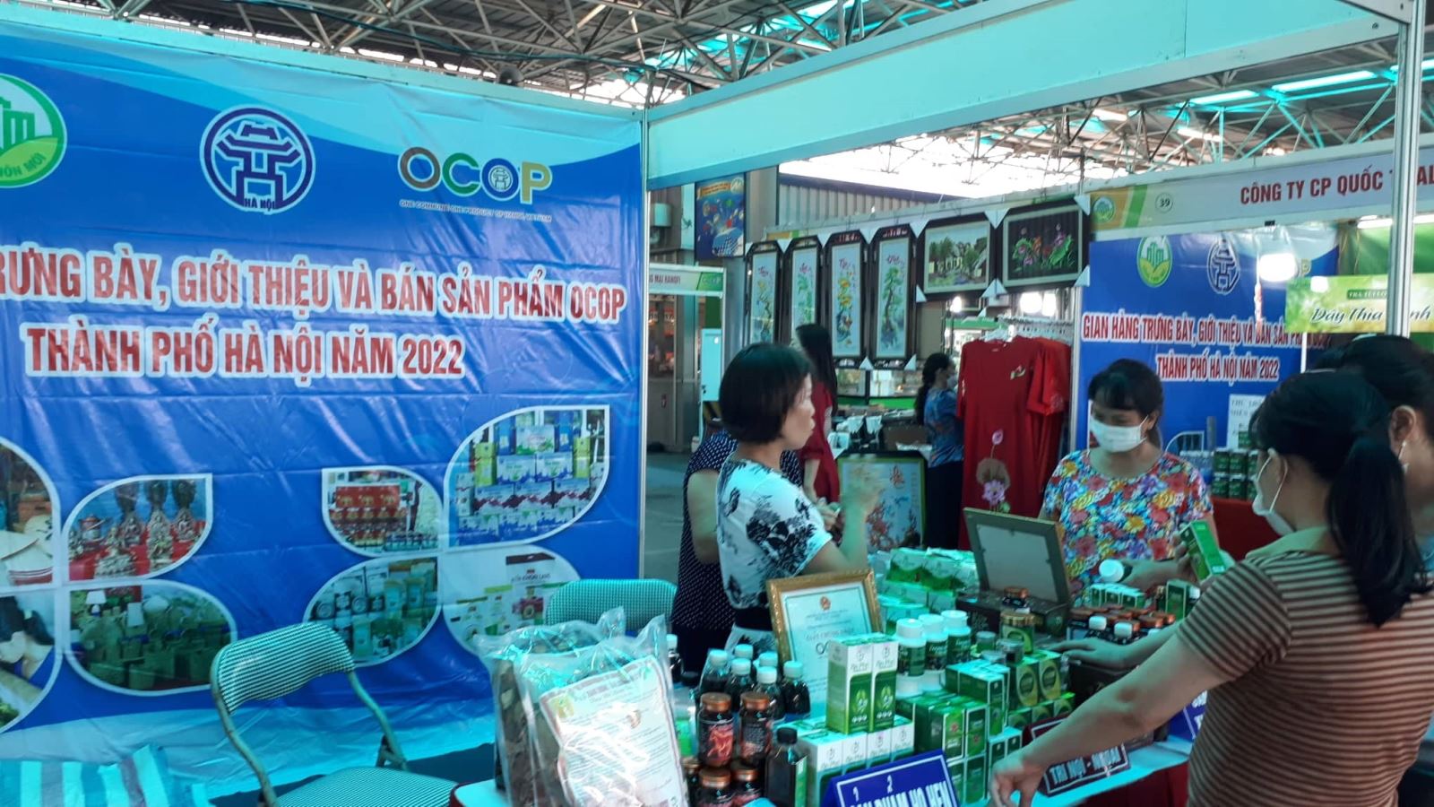 Hà Nội tổ chức tuần hàng tư vấn, giới thiệu sản phẩm OCOP tại siêu thị - Ảnh 2.