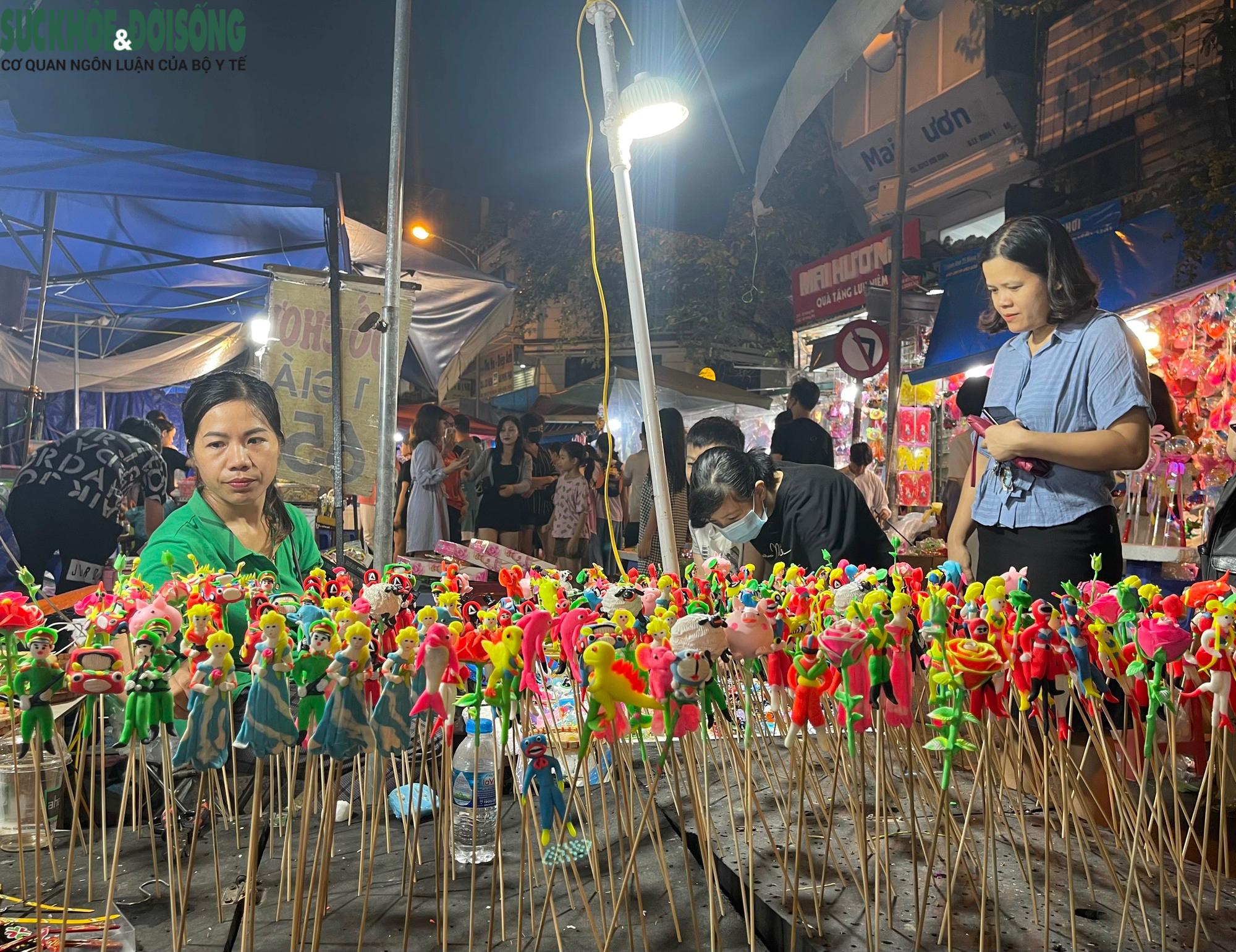 Phố Trung thu Hàng Mã đông đúc đến &quot;nghẹt thở&quot; trước giờ G - Ảnh 12.