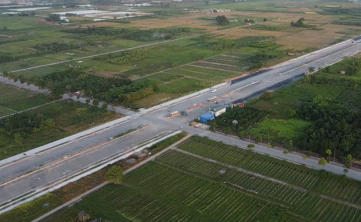 Nhà đầu tư nhiều lần &quot;chôn vốn&quot; vì tình trạng sốt đất ảo ăn theo các dự án quy hoạch (Ảnh: Thái Nguyễn)