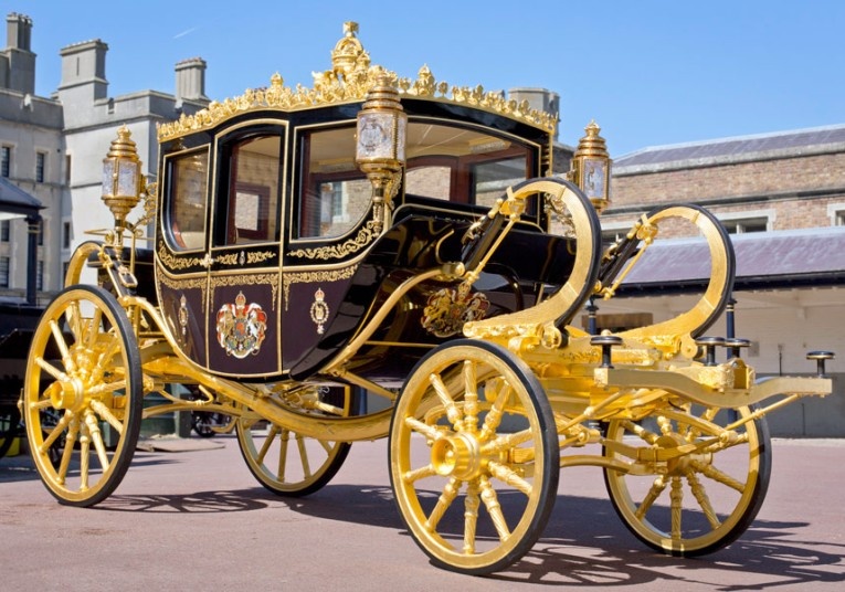 Cỗ xe ngựa đặc biệt của cố Nữ hoàng Anh - Ảnh 1.