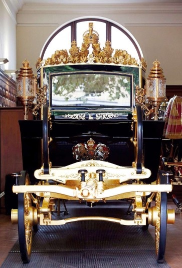 Cỗ xe ngựa đặc biệt của cố Nữ hoàng Anh - Ảnh 4.