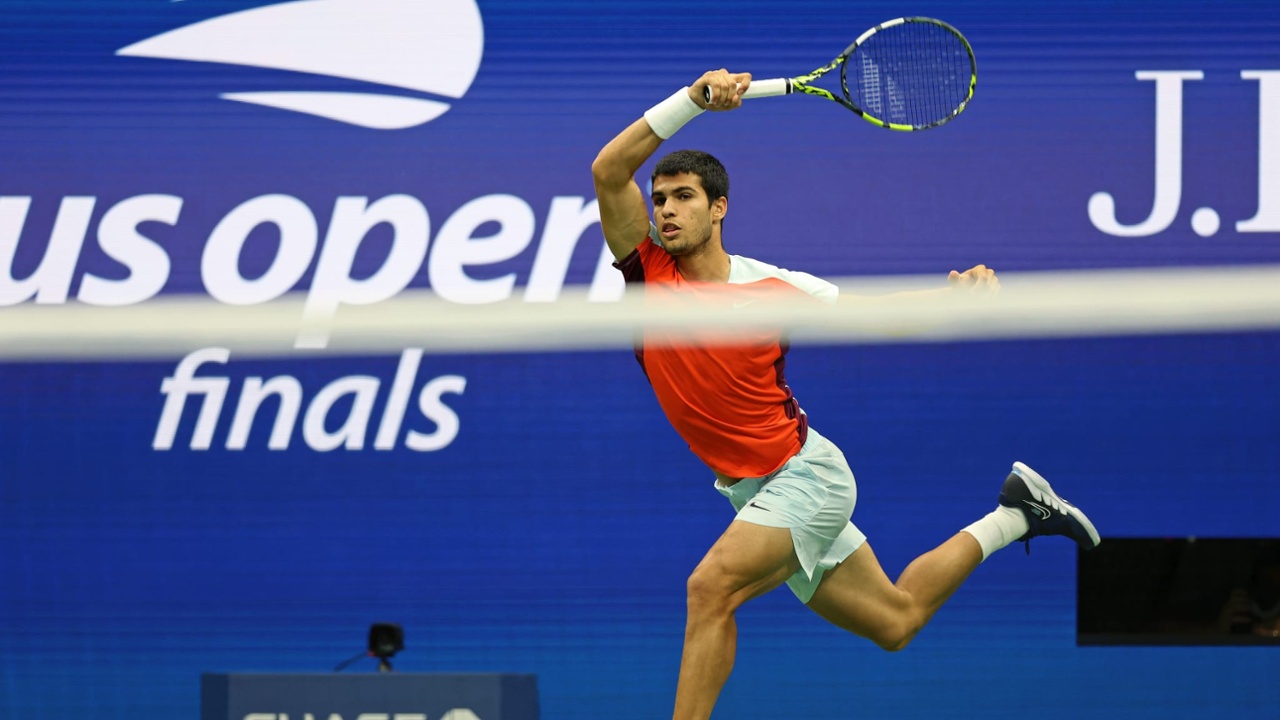 US Open 2022: “Tiểu Nadal” Carlos Alcaraz lập cú đúp siêu hạng  - Ảnh 1.