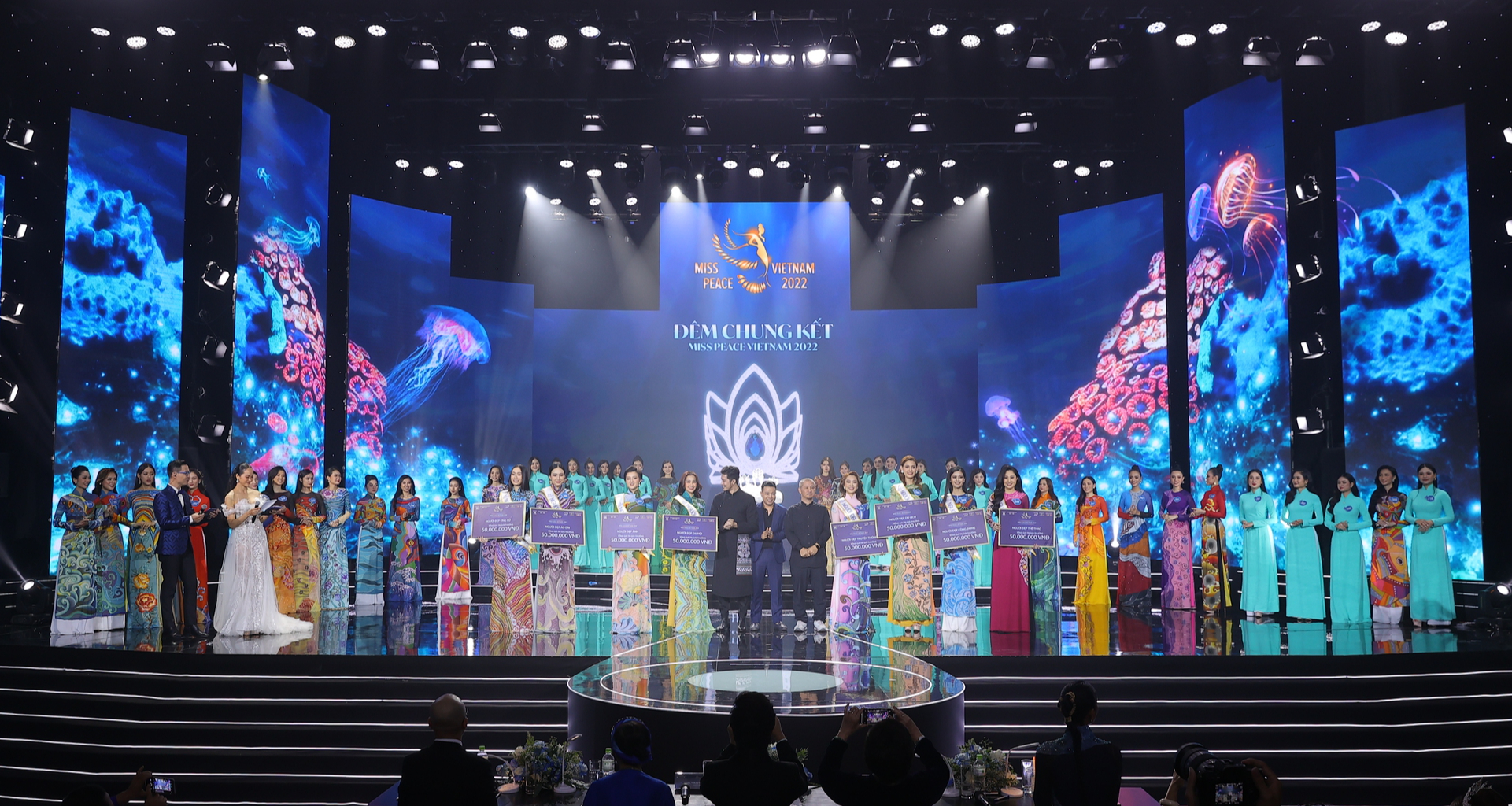 Trần Thị Ban Mai – thông dịch viên sinh năm 2000 đăng quang Miss Peace Vietnam 2022 - Ảnh 4.