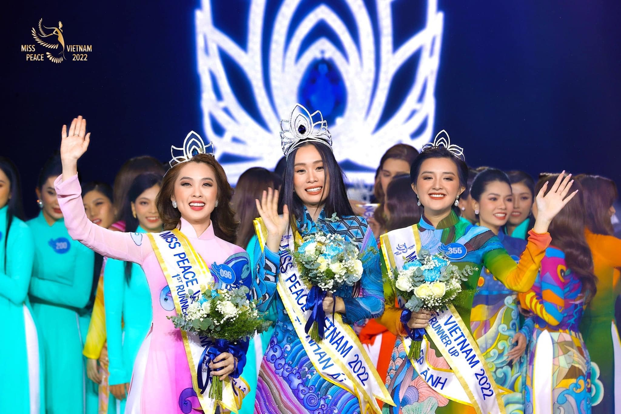 Trần Thị Ban Mai – thông dịch viên sinh năm 2000 đăng quang Miss Peace Vietnam 2022 - Ảnh 1.