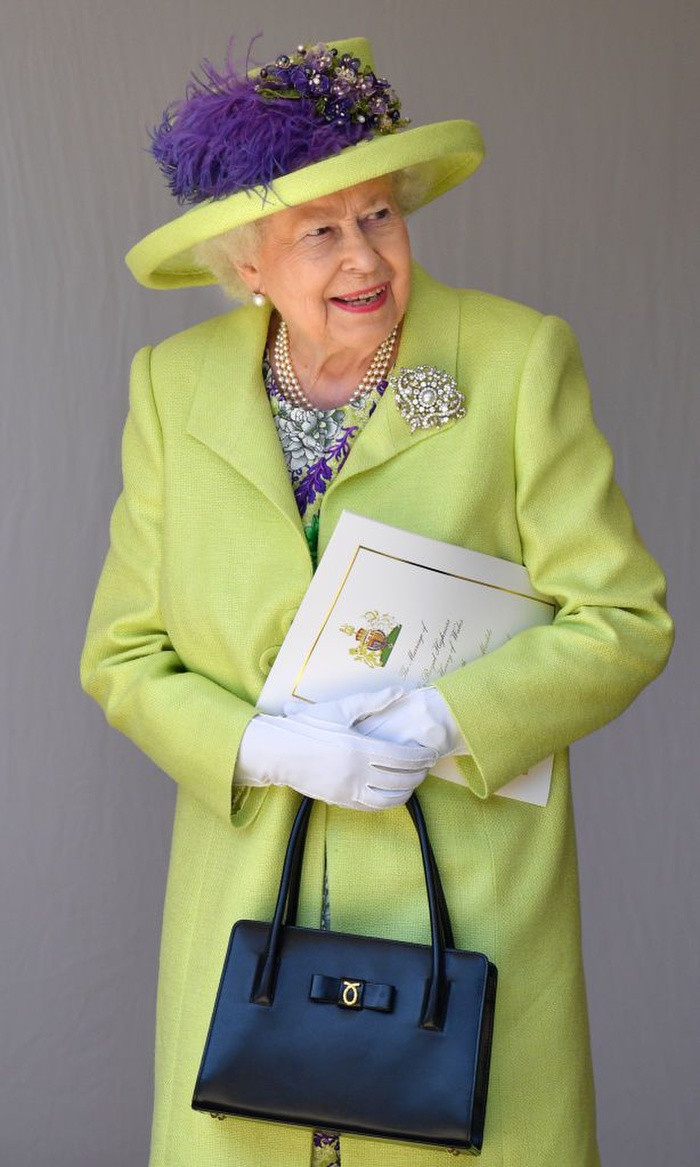 Nữ hoàng Anh Elizabeth II: Biểu tượng thời trang trong gần một thế kỷ - Ảnh 5.