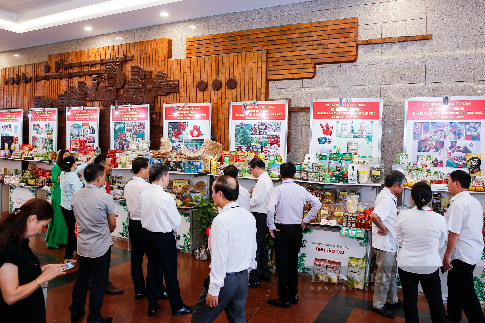 Hàng loạt sản phẩm OCOP, trái cây, nông sản đặc biệt xuất hiện tại Hà Nội - Ảnh 5.