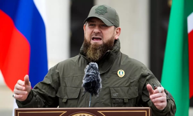 Thủ lĩnh Chechnya tuyên bố có &quot;món quà bất ngờ&quot; dành cho Ukraine - Ảnh 1.