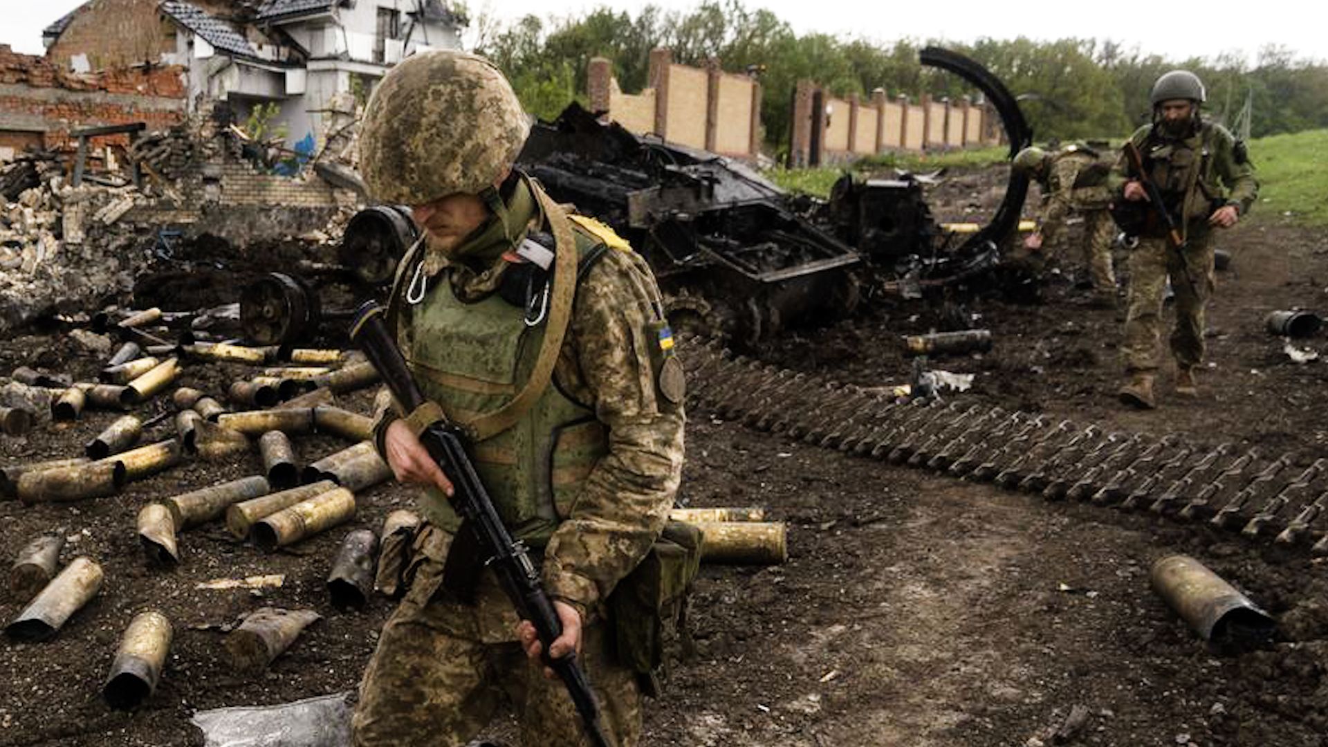 Quân đội Ukraine 'đông hơn Nga 8 lần' trong cuộc phản công ở Kharkov - Ảnh 1.