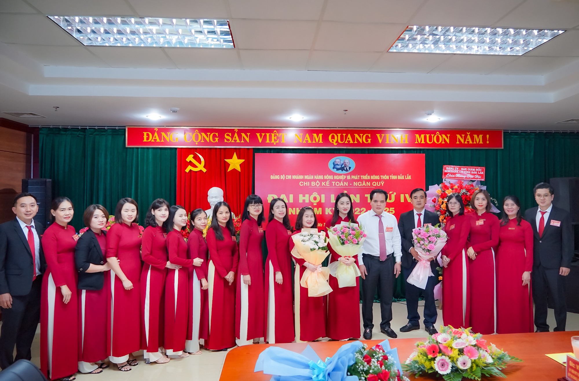 Đảng bộ Agribank Đắk Lắk tổ chức thành công đại hội các chi bộ trực thuộc nhiệm kỳ 2022-2025 - Ảnh 2.