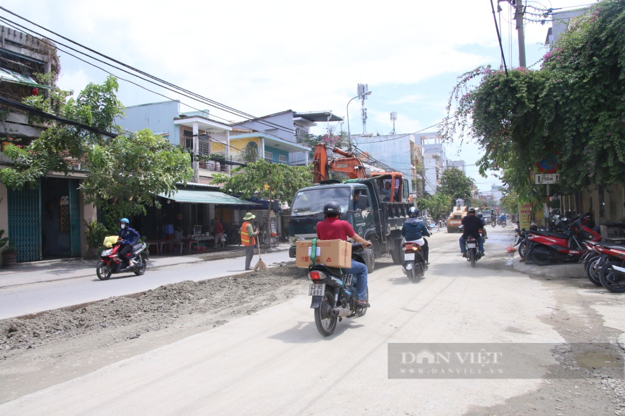 Đà Nẵng: Thi công đường nham nhở, không che chắn khiến người dân bức xúc  - Ảnh 2.