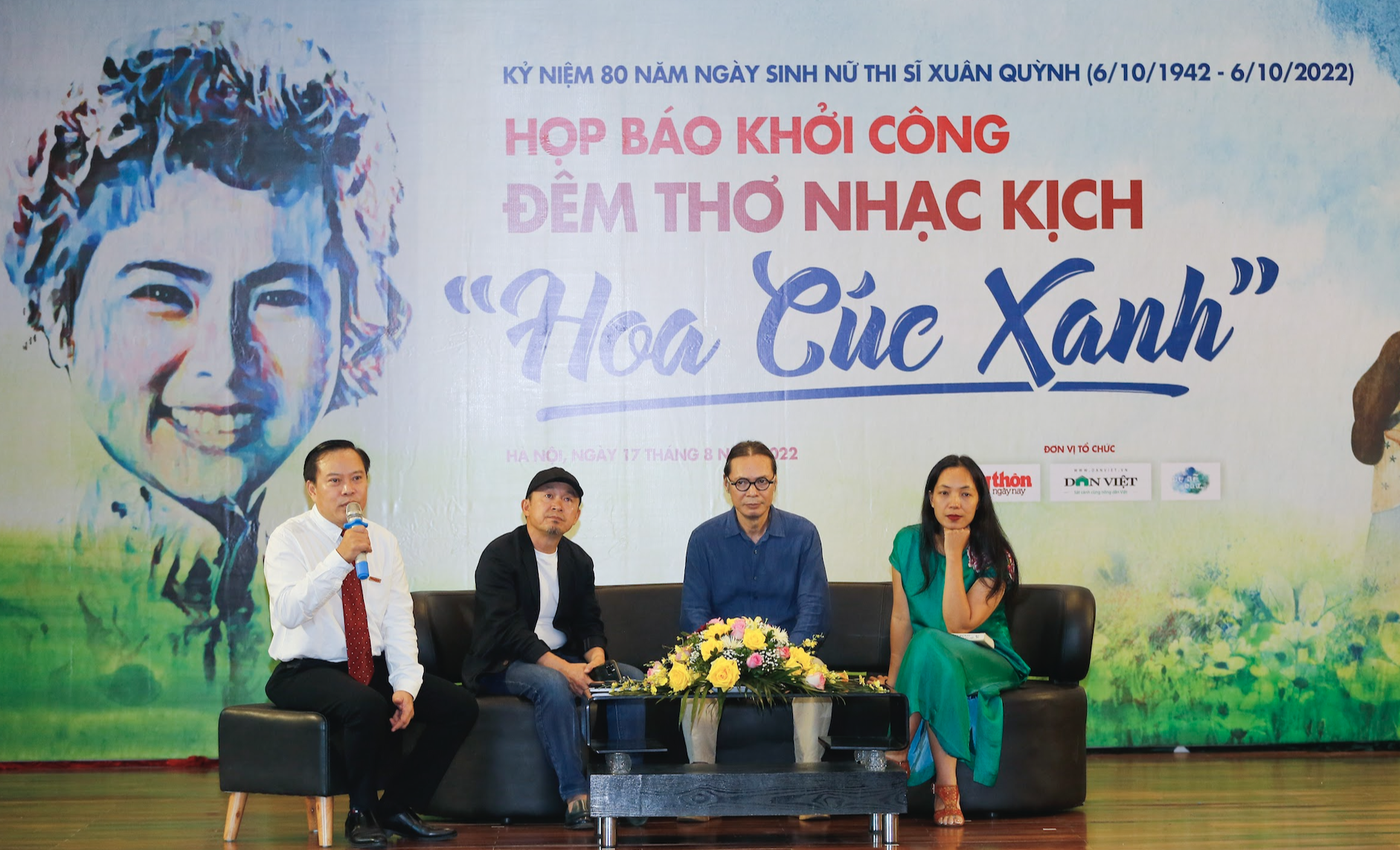 Diva Hồng Nhung hội ngộ cùng Thanh Lam, Quốc Trung trong đêm thơ - nhạc - kịch &quot;Hoa cúc xanh&quot; - Ảnh 2.