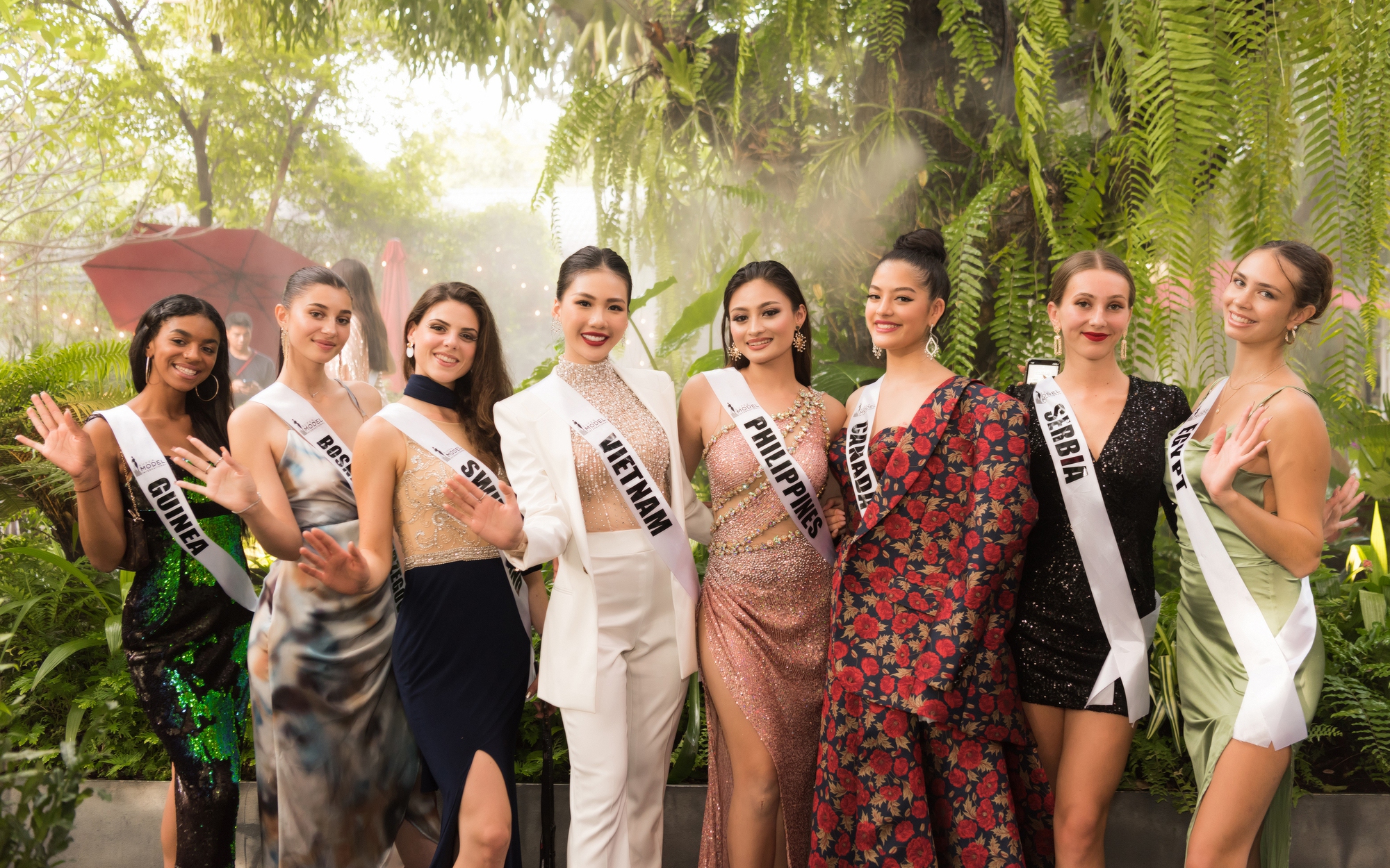 Bùi Quỳnh Hoa liên tiếp giành giải phụ ở Super Model International 2022