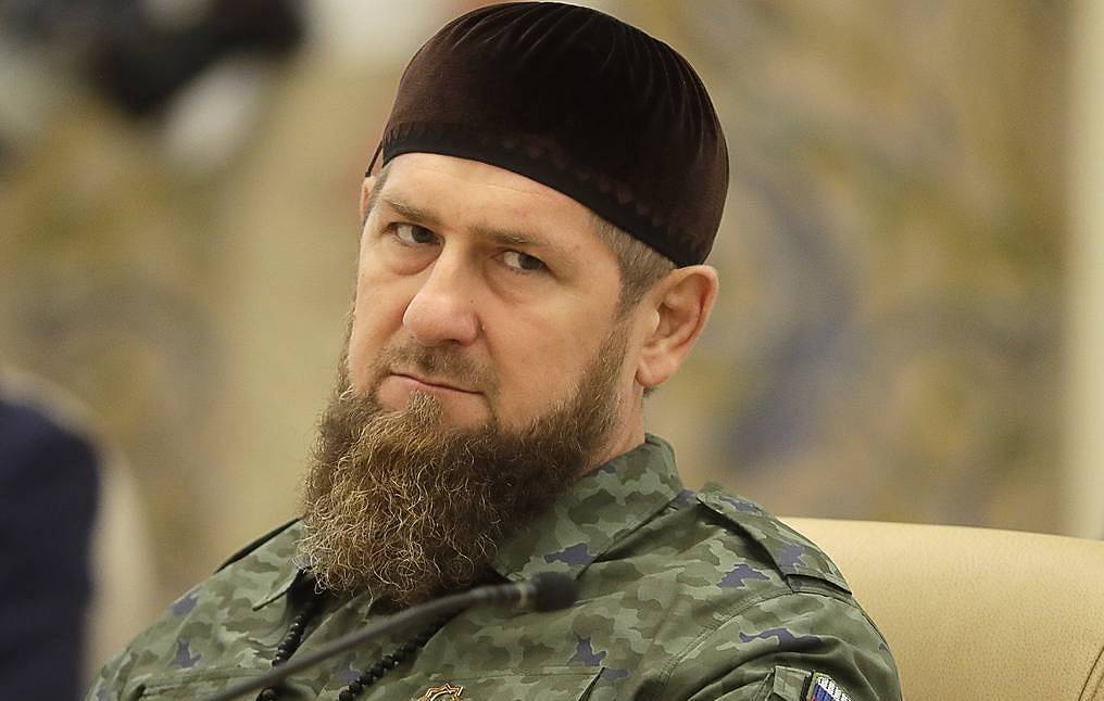 Thủ lĩnh Chechnya nói về chiến thuật tinh vi của Nga, khẳng định quân đội không hề rút lui - Ảnh 1.