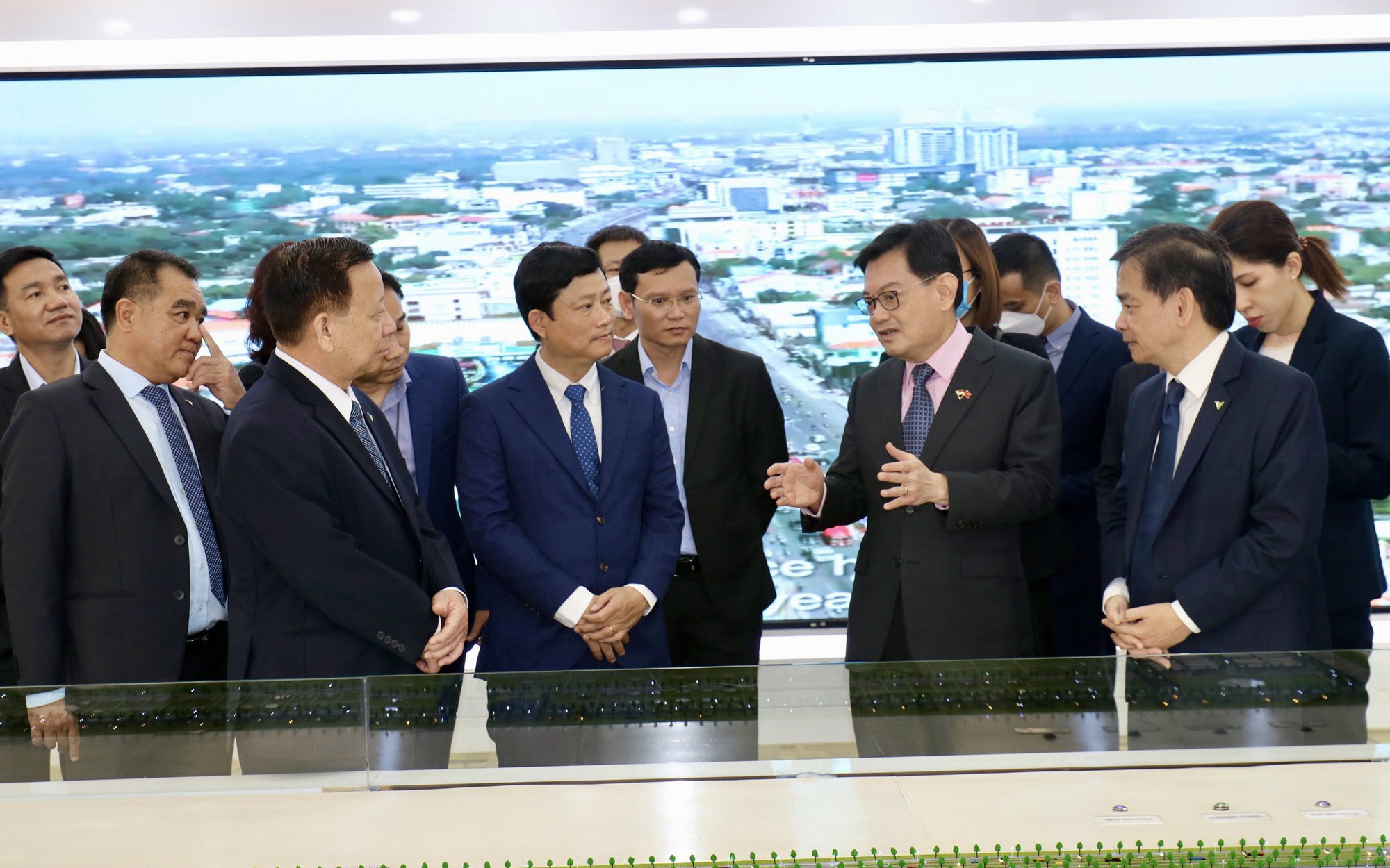 Phó Thủ tướng Singapore thăm khu công nghiệp VSIP I - Bình Dương