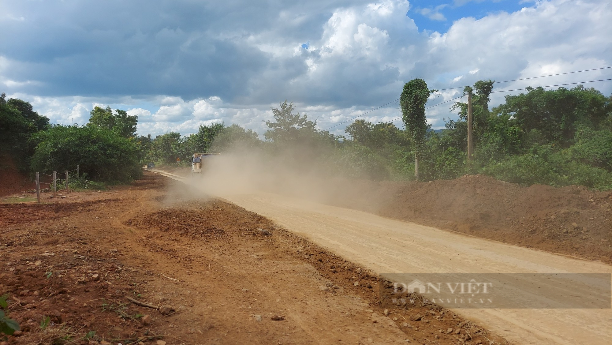 Đắk Lắk: Cấp phép khai thác đất sai thẩm quyền, UBND huyện Lắk bị tuýt còi - Ảnh 2.