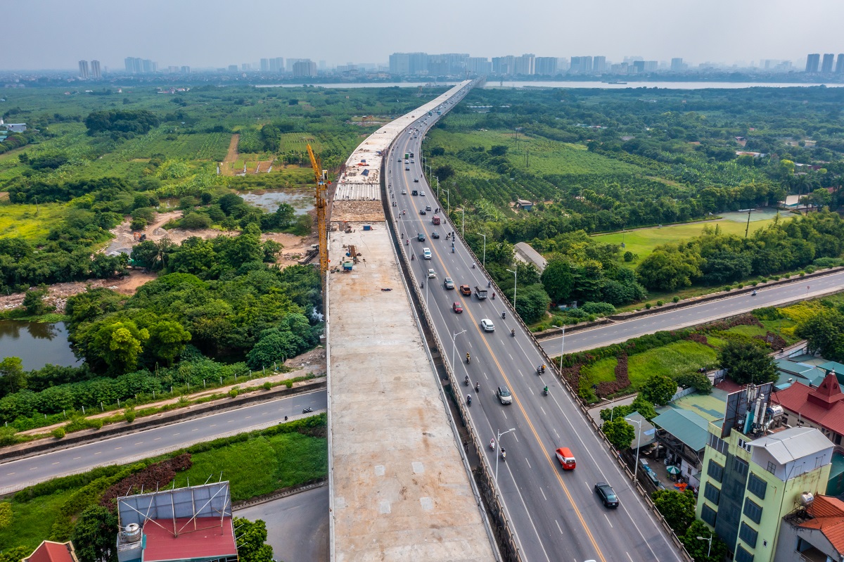 Giải mã hiện tượng “dậy sóng” của bờ Đông sông Hồng - Ảnh 1.