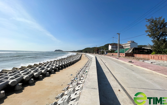 Quảng Ngãi: Làm đê chắn cát, giảm sóng 250 tỷ cho cảng cá Sa Huỳnh  - Ảnh 3.