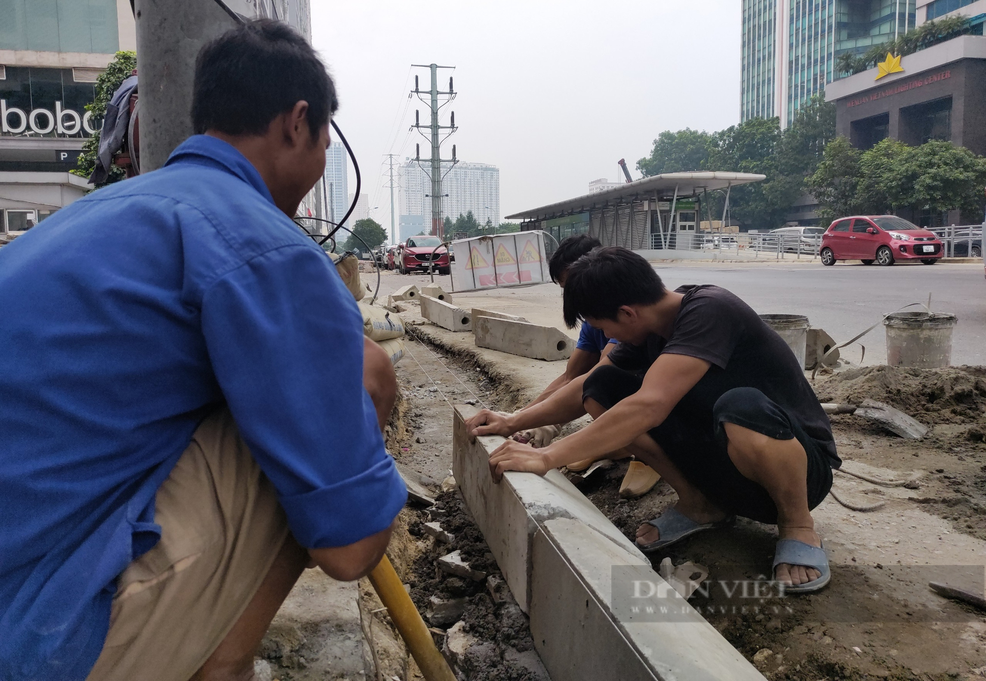 Hầm chui Lê Văn Lương được trải nhựa, gấp rút đợi ngày khánh thành - Ảnh 6.