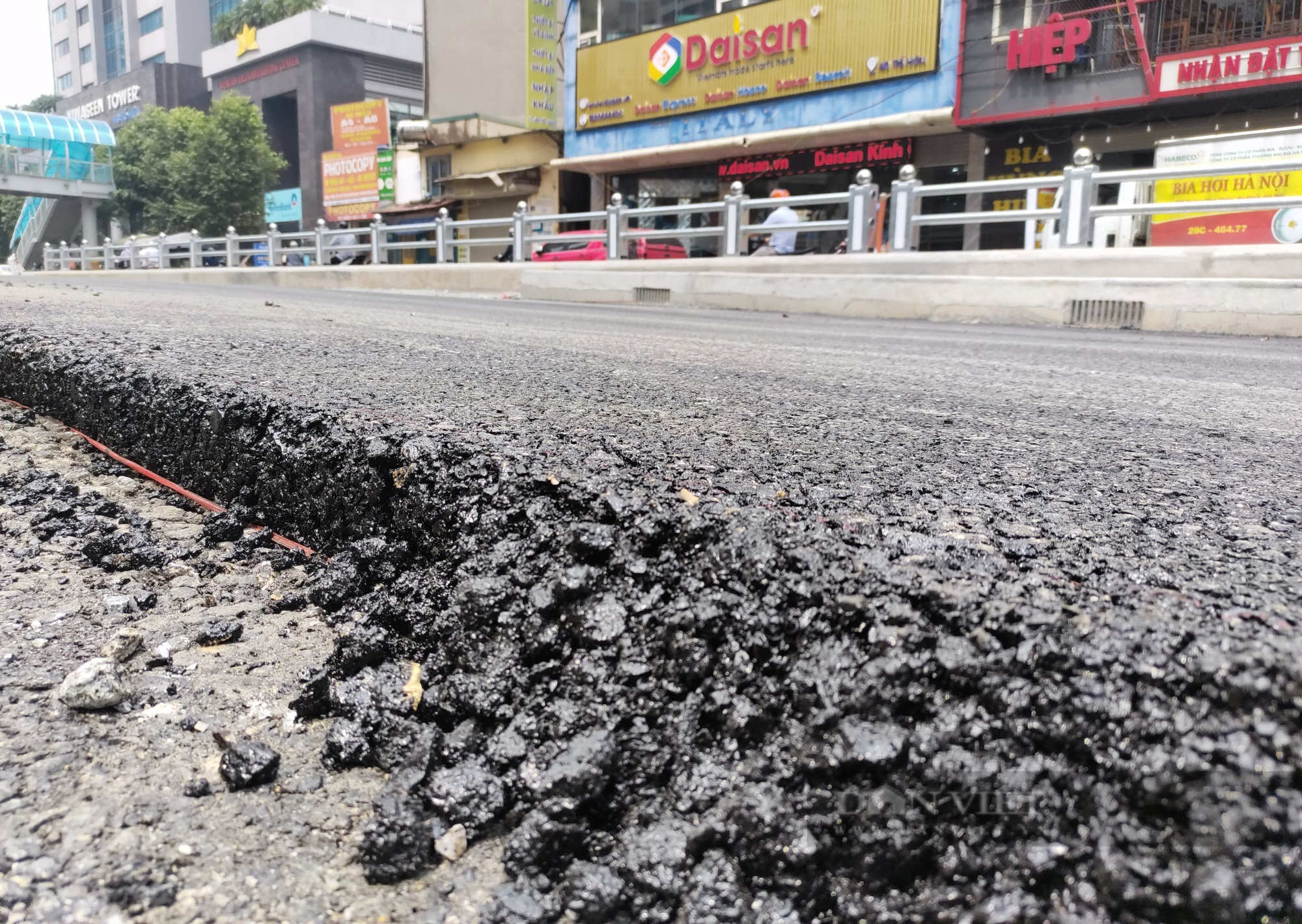 Hầm chui Lê Văn Lương được trải nhựa, gấp rút đợi ngày khánh thành - Ảnh 5.