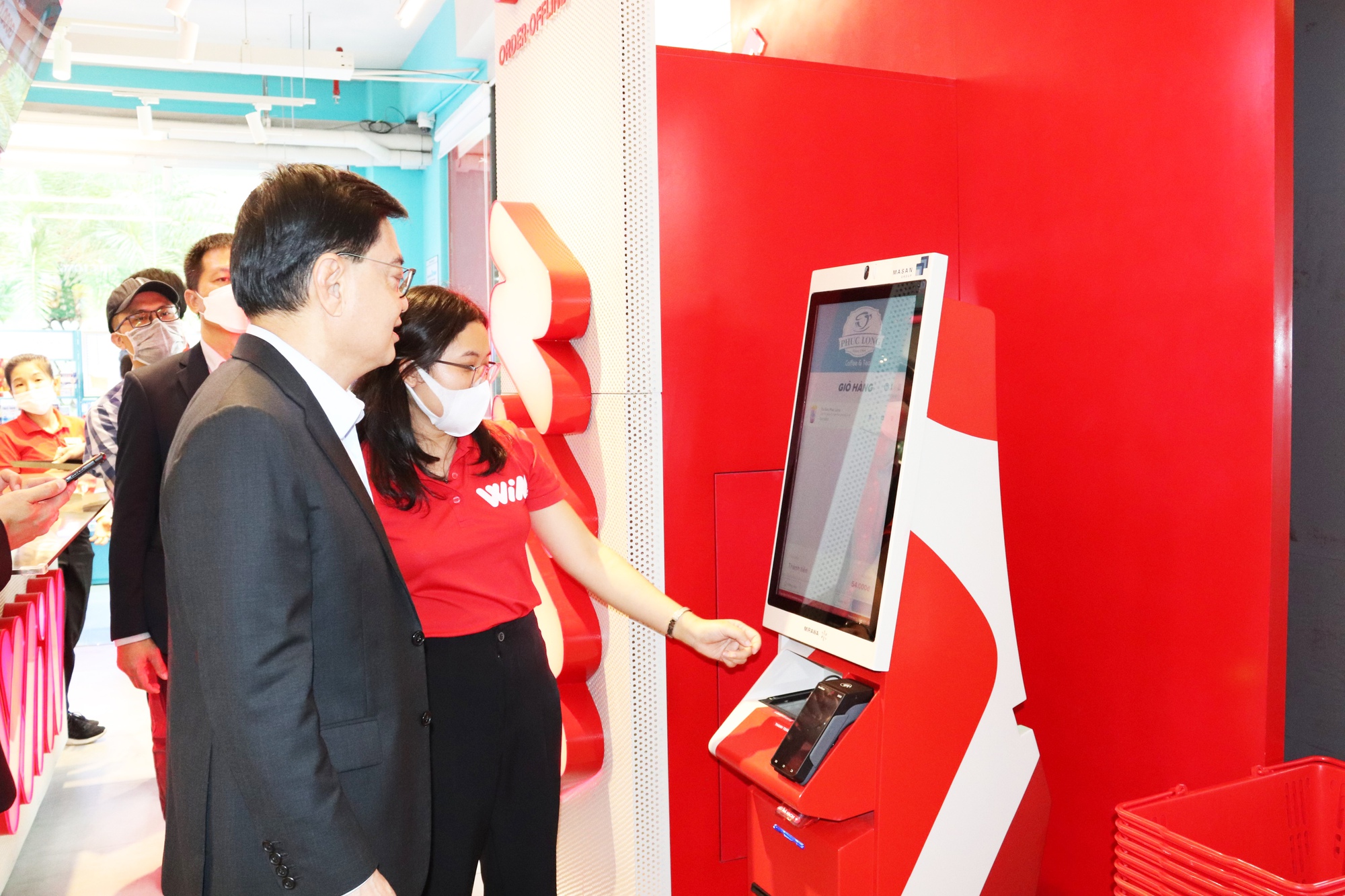 Phó Thủ tướng Singgapore thăm cửa hàng WIN của Tập đoàn Masan - Ảnh 6.