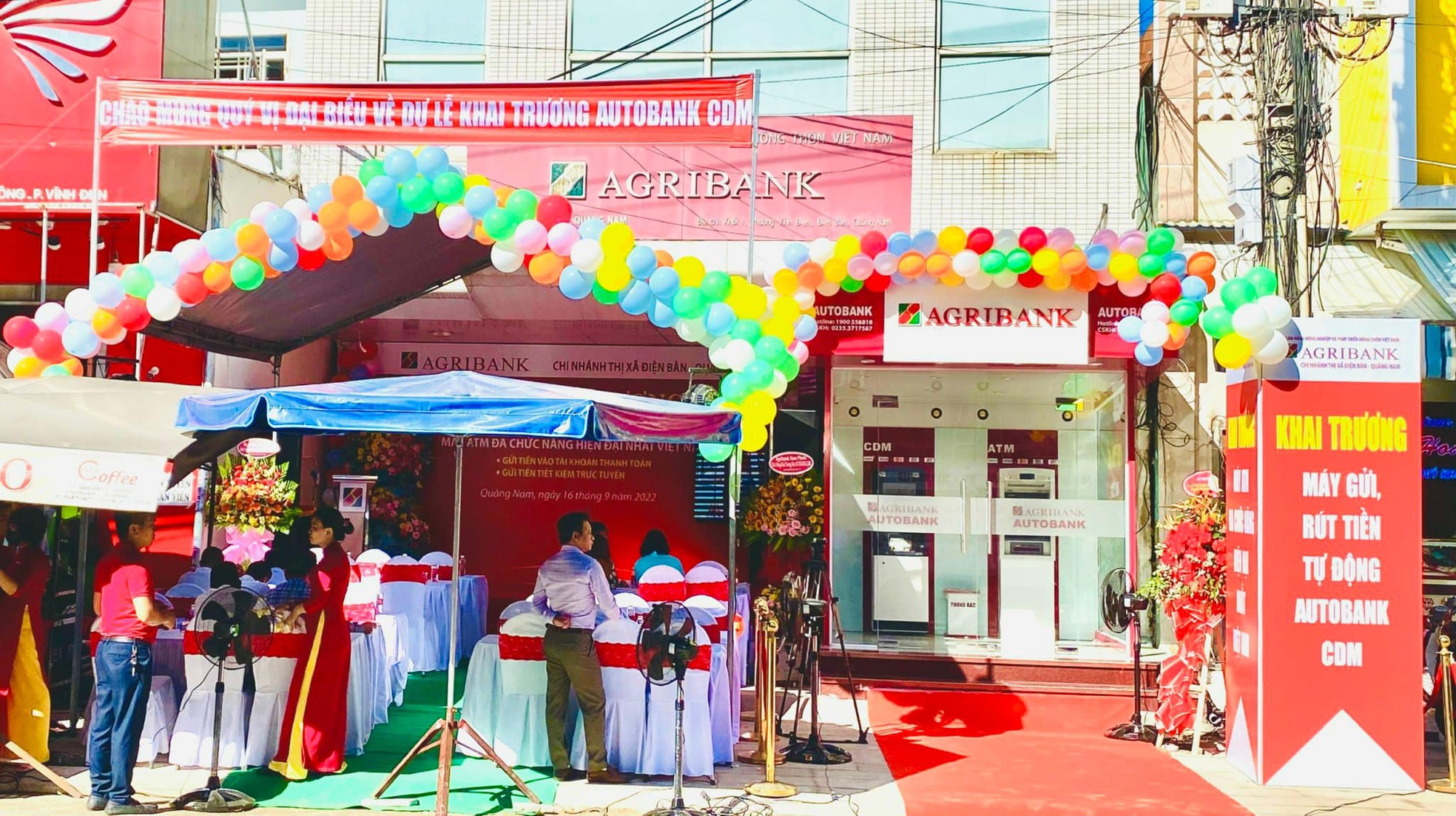 Agribank Quảng Nam tiếp tục khai trương Ngân hàng tự động AutoBank CDM tại thị xã Điện Bàn - Ảnh 3.