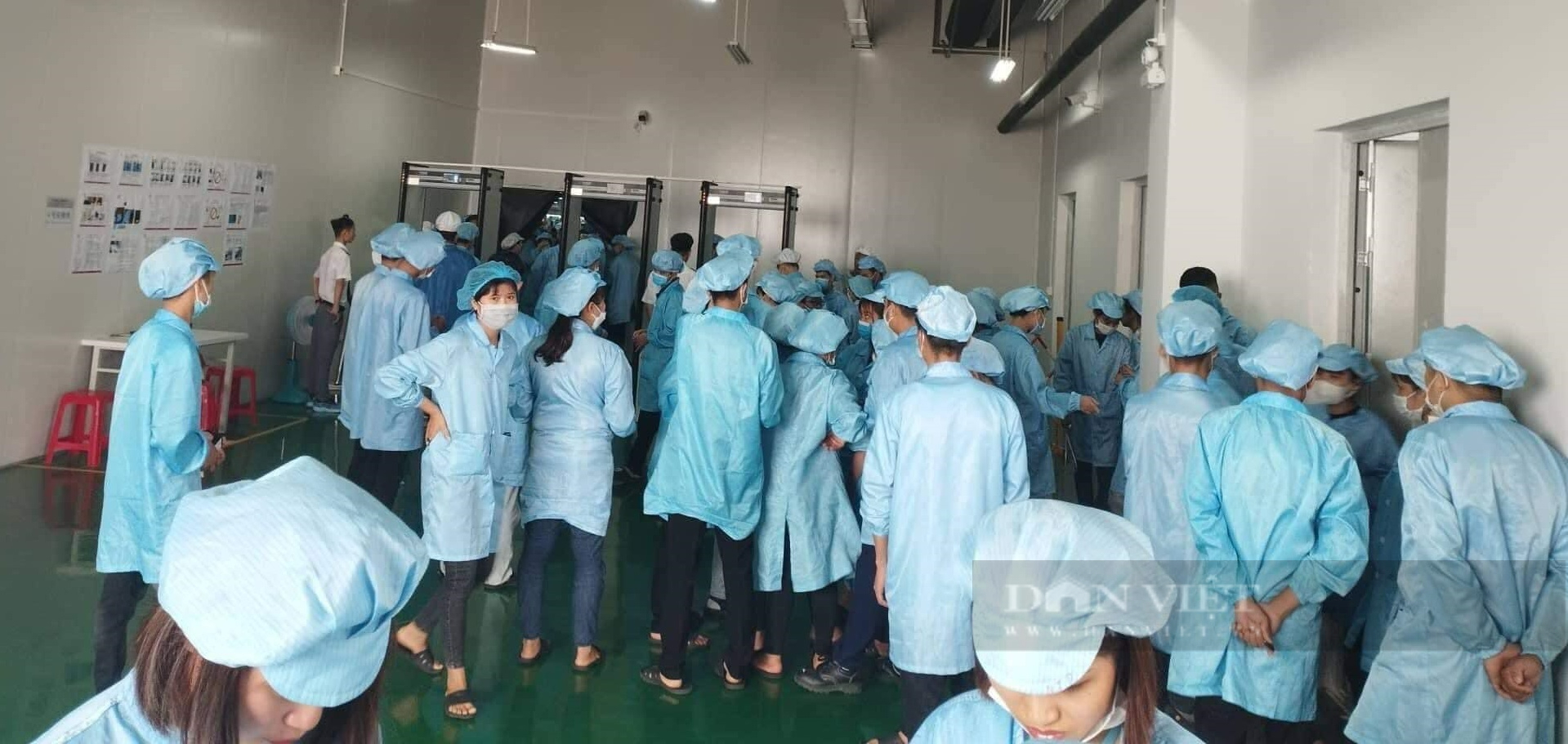 Phú Thọ: Hơn 1000 công nhân đình công vì hàng loạt chế độ tiền lương, lao động bất hợp lý - Ảnh 2.