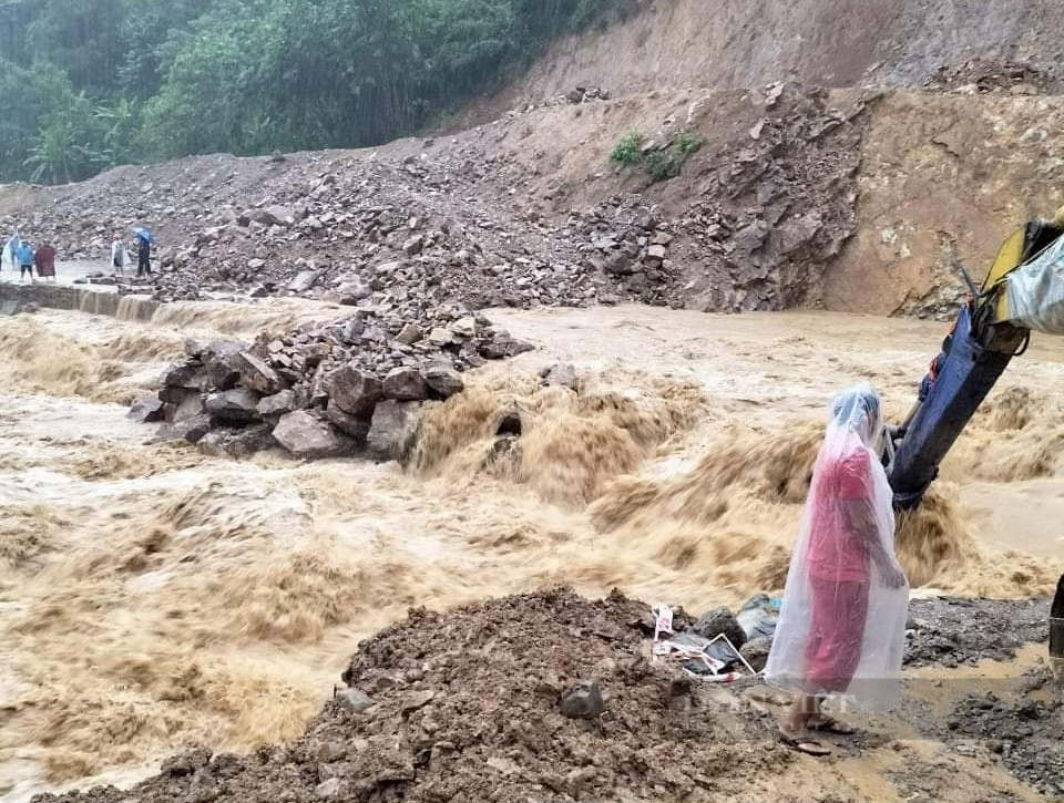 Mưa lớn gây sạt lở, ngập úng nhiều công trình tại Sơn La - Ảnh 3.