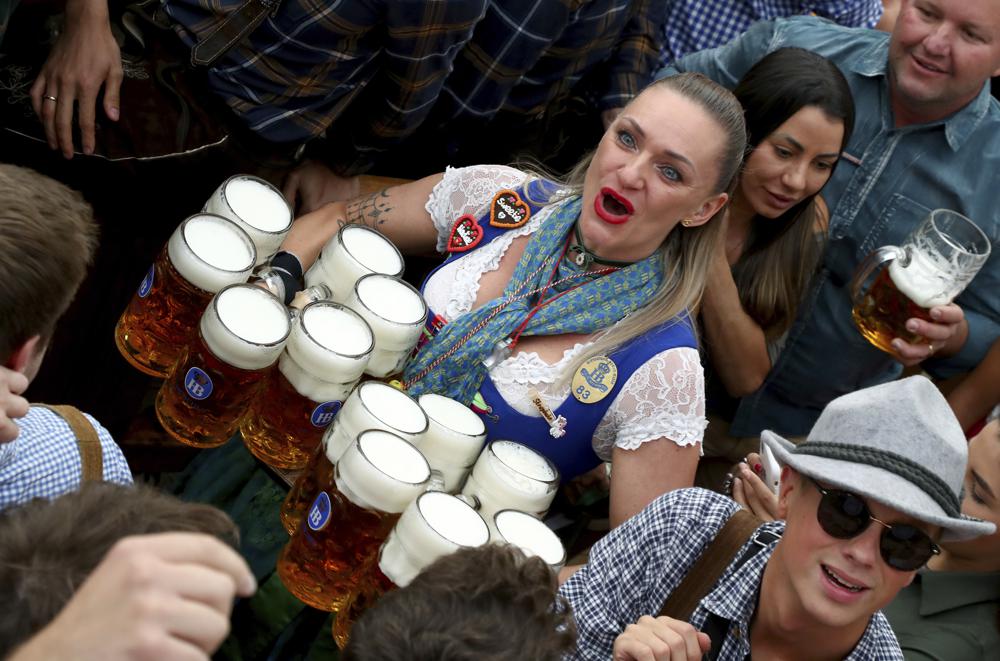 Lễ hội bia Đức mở cửa trở lại nhưng gặp &quot;nạn&quot; vì lý do khó lường - Ảnh 1.